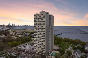 2525 S Shore Dr, Milwaukee, WI 53207 - Photo 44