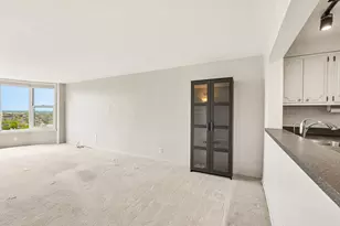 2525 S Shore Dr, Milwaukee, WI 53207 - Photo 38