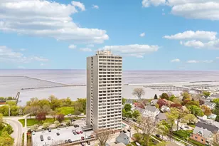 2525 S Shore Dr, Milwaukee, WI 53207 - Photo 48