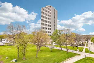 2525 S Shore Dr, Milwaukee, WI 53207 - Photo 50