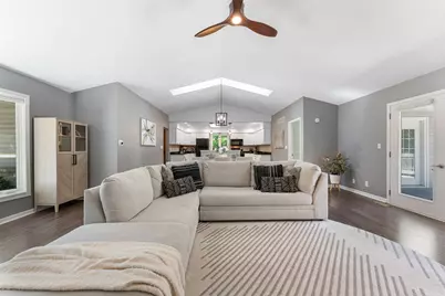 118  Hillview Rd, Delavan, WI 53191 - Photo 6
