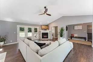 118 Hillview Rd, Delavan, WI 53191 - Photo 8