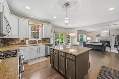 W73N413  Greystone Dr, Cedarburg, WI 53012 - Photo 14