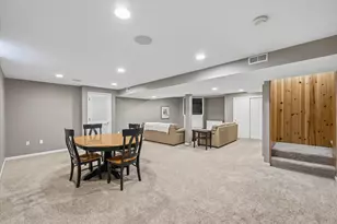 W73N413 Greystone Dr, Cedarburg, WI 53012 - Photo 32