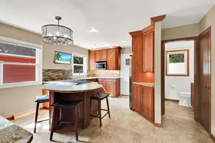 6639 Hillside Ln, Wauwatosa, WI 53213 - Photo 8