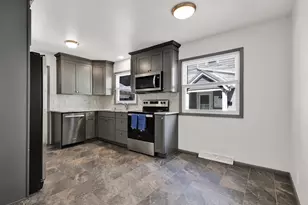 6639 Hillside Ln, Wauwatosa, WI 53213 - Photo 14