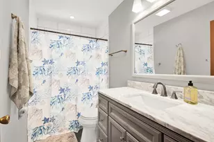 6639 Hillside Ln, Wauwatosa, WI 53213 - Photo 34