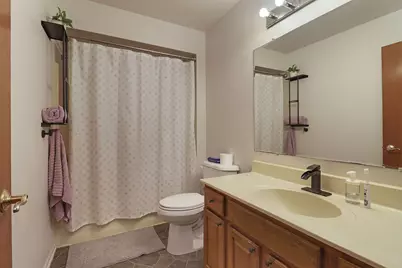 2117  Newberry Ln, Racine, WI 53402 - Photo 12