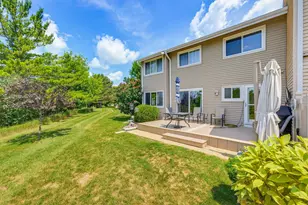618 Westridge Dr, West Bend, WI 53095 - Photo 2