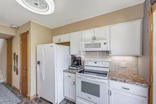 618 Westridge Dr, West Bend, WI 53095 - Photo 4