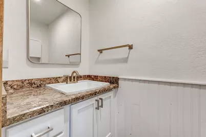 618  Westridge Dr, West Bend, WI 53095 - Photo 12