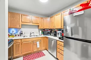 140 W Commerce Blvd, Slinger, WI 53086 - Photo 6