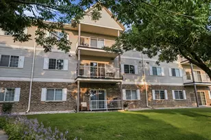 140 W Commerce Blvd, Slinger, WI 53086 - Photo 26