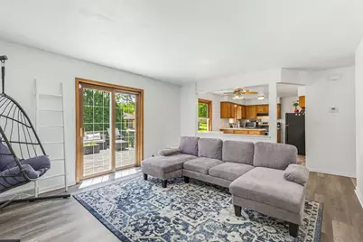 N78W15289  Haymeadow Rd, Menomonee Falls, WI 53051 - Photo 8