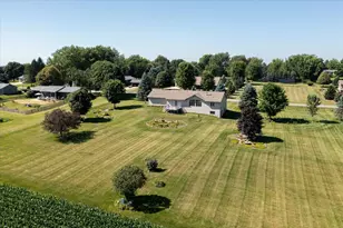 E7325 Skyline Dr, Viroqua, WI 54665 - Photo 10