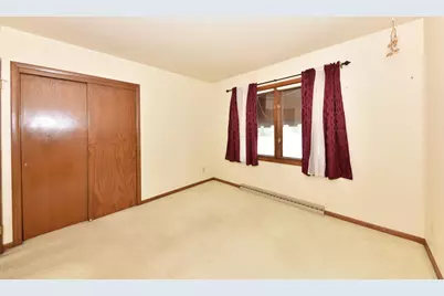 6843 N Park Manor Dr, Milwaukee, WI 53224 - Photo 18