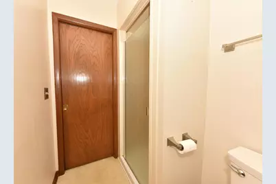 6843 N Park Manor Dr, Milwaukee, WI 53224 - Photo 16