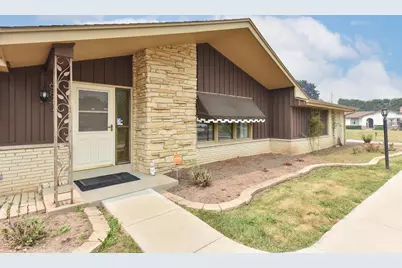 6843 N Park Manor Dr, Milwaukee, WI 53224 - Photo 2