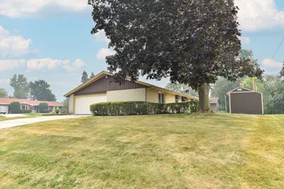 6843 N Park Manor Dr, Milwaukee, WI 53224 - Photo 4