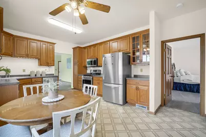 824  Columbia Ave, South Milwaukee, WI 53172 - Photo 4