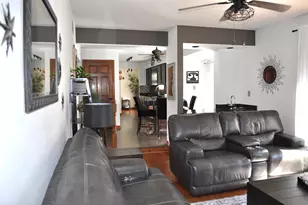 8501 W Cascade Oaks Ct, Franklin, WI 53132 - Photo 16