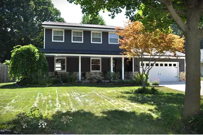 8501 W Cascade Oaks Ct, Franklin, WI 53132 - Photo 2