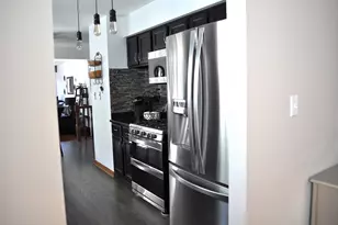 8501 W Cascade Oaks Ct, Franklin, WI 53132 - Photo 10