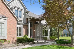 1267 Mary Hill Cir, Hartland, WI 53029 - Photo 2