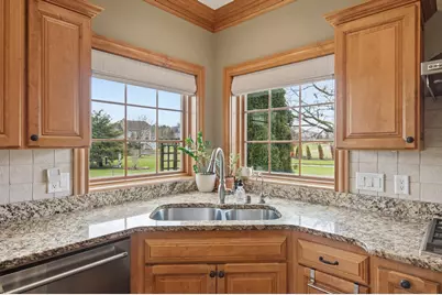 1267  Mary Hill Cir, Hartland, WI 53029 - Photo 14