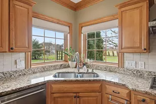 1267 Mary Hill Cir, Hartland, WI 53029 - Photo 14