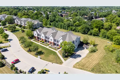 W206N16753  Blackberry Cir #1727, Jackson, WI 53037 - Photo 4