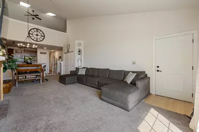 W206N16753  Blackberry Cir #1727, Jackson, WI 53037 - Photo 8