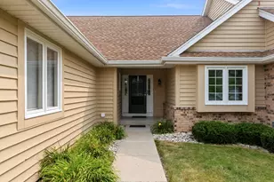 846 Shoal Creek, Racine, WI 53185 - Photo 2