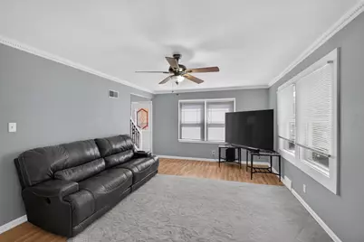 606 E Decorah Rd, West Bend, WI 53095 - Photo 2