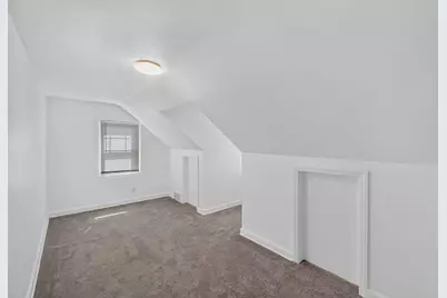 606 E Decorah Rd, West Bend, WI 53095 - Photo 12