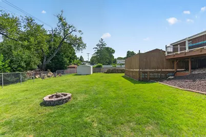 606 E Decorah Rd, West Bend, WI 53095 - Photo 34