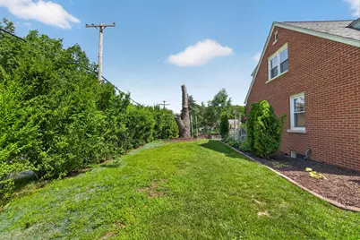 606 E Decorah Rd, West Bend, WI 53095 - Photo 38