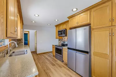 4921 S 123rd St, Greenfield, WI 53228 - Photo 10