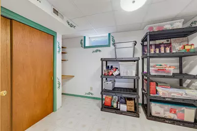 4921 S 123rd St, Greenfield, WI 53228 - Photo 22