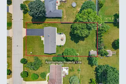 4921 S 123rd St, Greenfield, WI 53228 - Photo 32