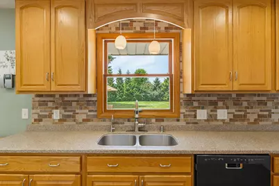 4921 S 123rd St, Greenfield, WI 53228 - Photo 12