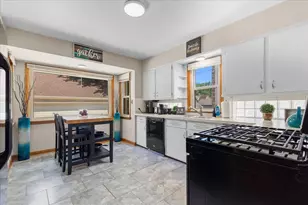 2650 N 70th St, Wauwatosa, WI 53213 - Photo 10