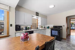 2650 N 70th St, Wauwatosa, WI 53213 - Photo 12