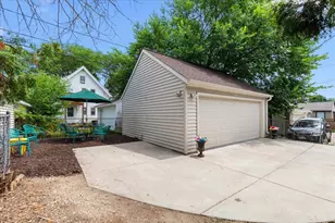 2650 N 70th St, Wauwatosa, WI 53213 - Photo 30
