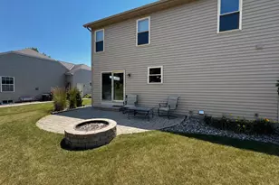 720 Summerset Dr, Johnson Creek, WI 53038 - Photo 4