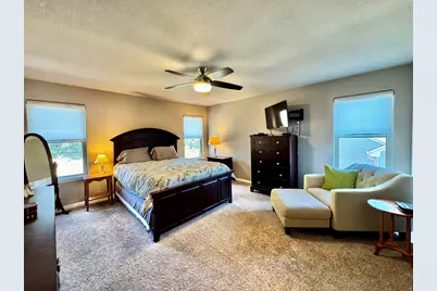 720  Summerset Dr, Johnson Creek, WI 53038 - Photo 12