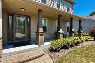 720 Summerset Dr, Johnson Creek, WI 53038 - Photo 2