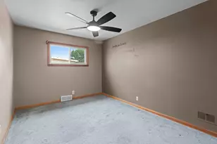 825 Summit St, Manitowoc, WI 54220 - Photo 26
