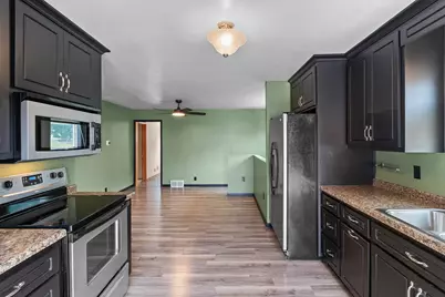 825  Summit St, Manitowoc, WI 54220 - Photo 18