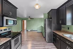 825 Summit St, Manitowoc, WI 54220 - Photo 18